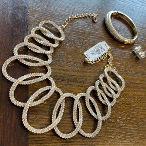 Dazzling Gold Necklace and Bracelet Set